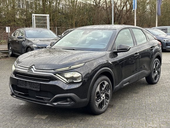 Вид спереди слева