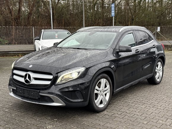 Вид спереди слева