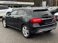 Вид сзади слева