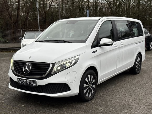 Вид спереди слева