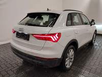 Pogled od pozadi desno