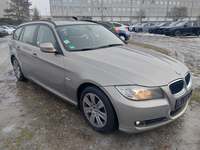 Pogled desno spredaj