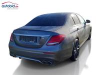 Pogled od pozadi desno