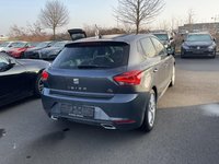 Pogled od pozadi desno