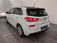 Pogled od pozadi levo