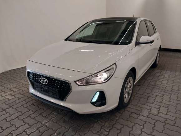 Pogled od napred levo