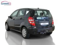 Vaade tagant vasakult