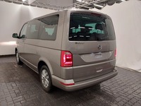 Pogled od pozadi levo