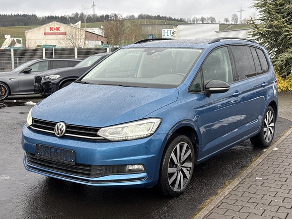 Вид спереди слева