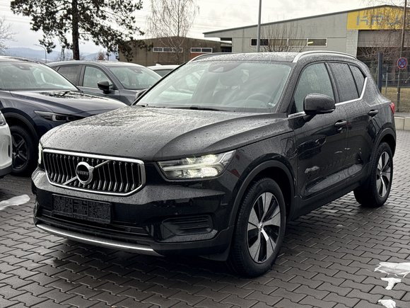 Вид спереди слева