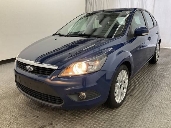 Pogled sprijeda lijevo