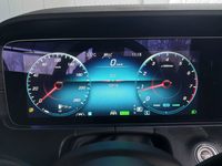 Pogled na kombinovani instrument