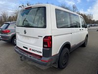 Pogled od pozadi desno