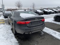 Vaade tagant vasakult