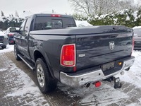 Vaade tagant vasakult