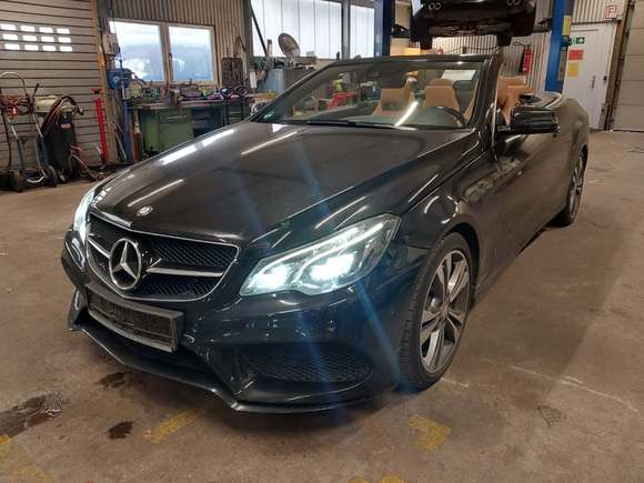 Pogled od napred levo