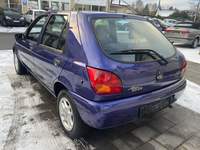 Vaade tagant vasakult