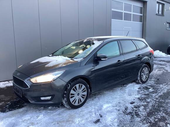 Pogled od napred levo