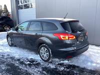 Vaade tagant vasakult