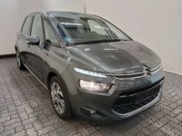 Pogled desno spredaj