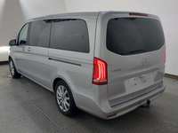 Pogled od pozadi levo