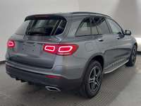 Pogled od pozadi desno