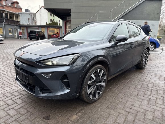 Вид спереди слева