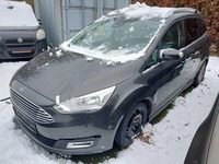 Pogled od napred levo