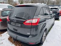 Pogled od pozadi desno