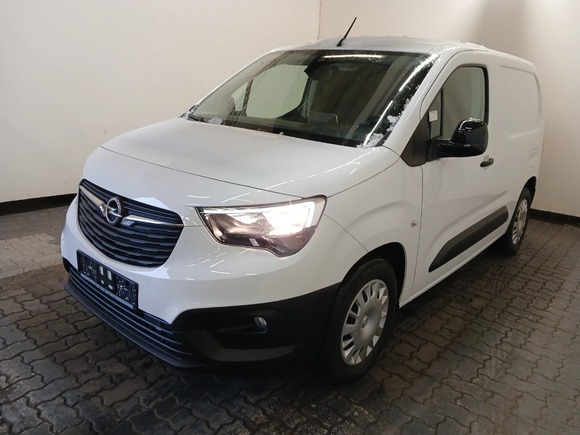 Pogled od napred levo