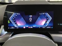 Pohľad na združený prístroj na palubnej doske