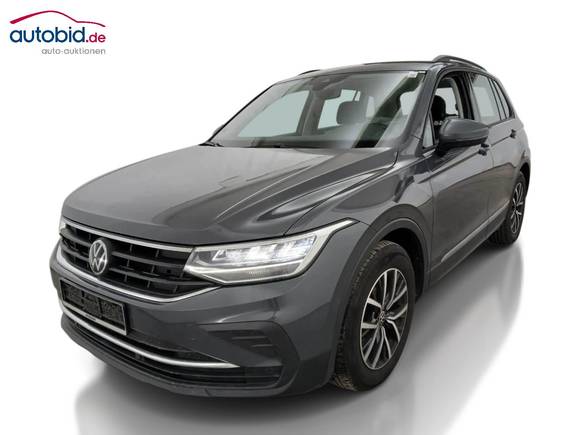 Pogled od napred levo