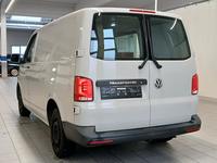 Вид сзади слева