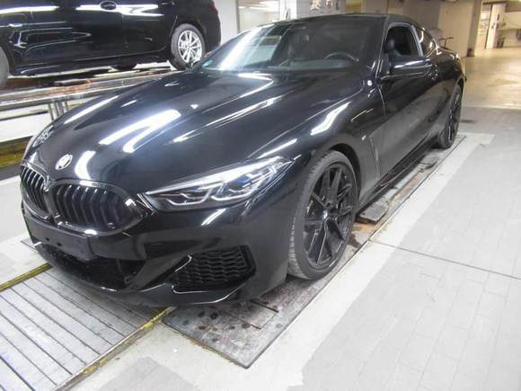 Pogled sprijeda lijevo