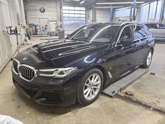 Вид спереди слева