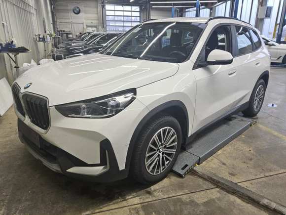 Вид спереди слева