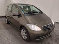 Pogled desno spredaj