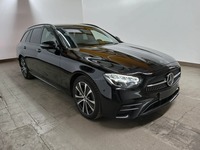 Pogled desno spredaj