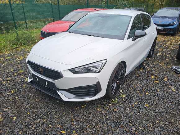 Pogled od napred levo