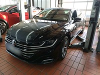 Pogled od napred levo