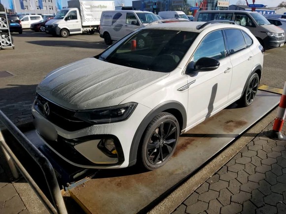 Pogled od napred levo