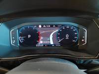 Pohľad na združený prístroj na palubnej doske