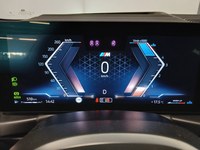 Pohľad na združený prístroj na palubnej doske