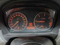 Pogled na kombinovani instrument