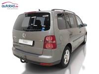 Pogled od pozadi desno