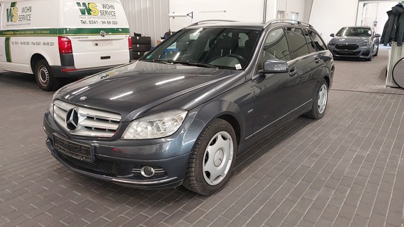 Pogled sprijeda lijevo