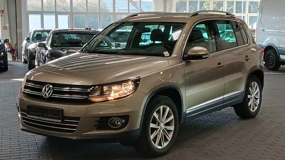 Pogled sprijeda lijevo