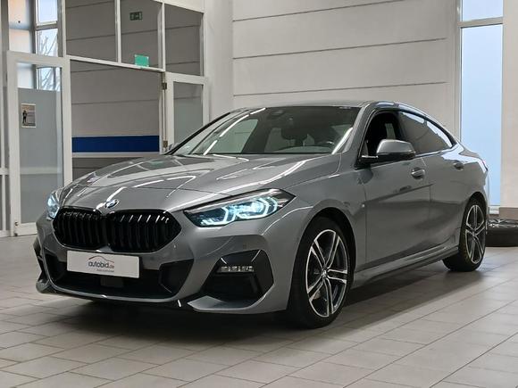 Pogled od napred levo