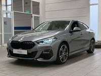 Pogled od napred levo