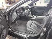 Вид на салон